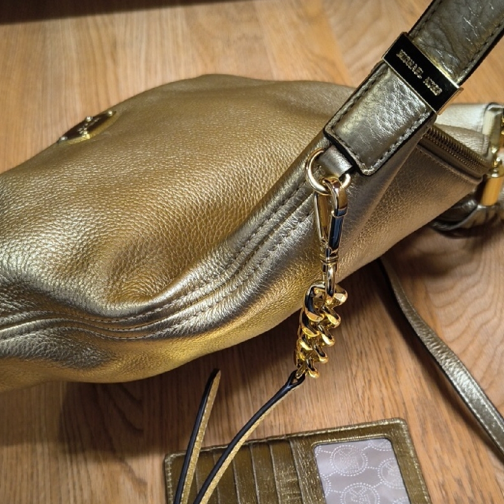 Michael Kors Gold Leather Shoulder Bag & Card Holder 😍 Shimmery 😍 - Picture 7 of 16